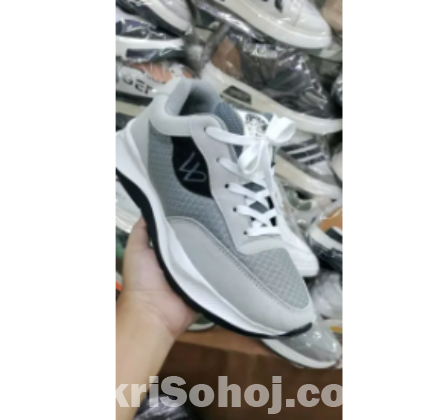 Sneakers 2026 ww White and Black TreadVibe 202